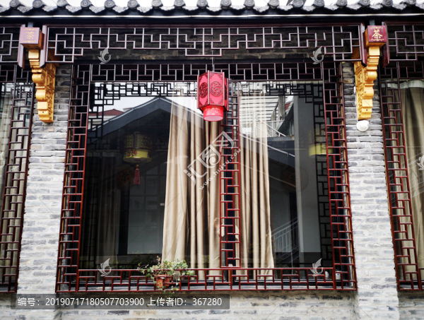 中式店鋪玻璃櫥窗