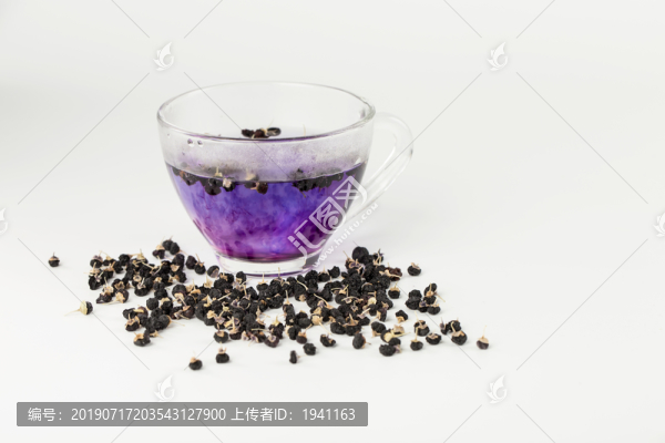 黑枸杞泡水