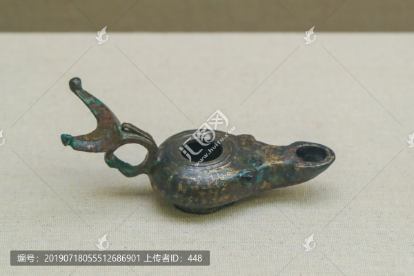 阿聯(lián)酋青銅燈