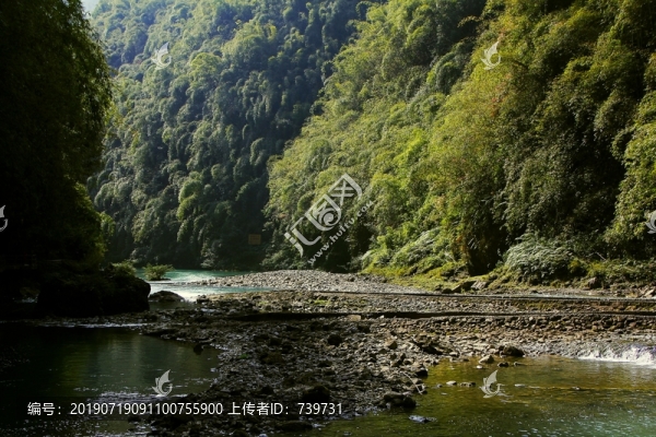 阿依河