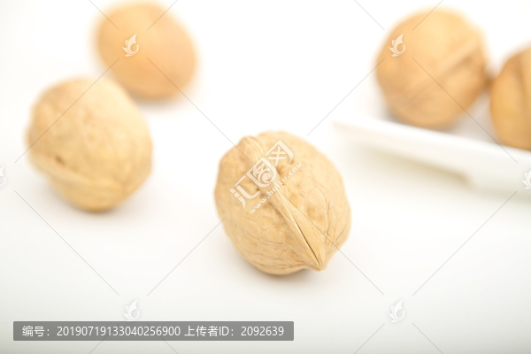 新疆紙皮核桃薄皮核桃特級(jí)