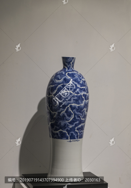 青花瓷瓶