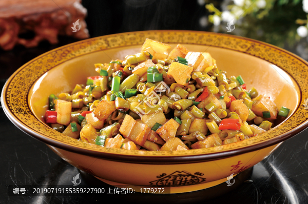 酸豆角炒藕丁
