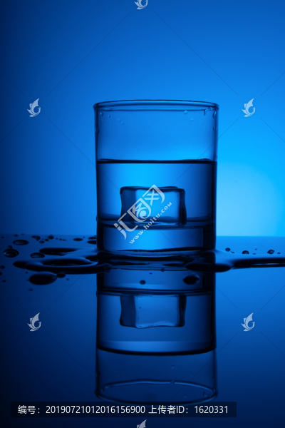 水杯