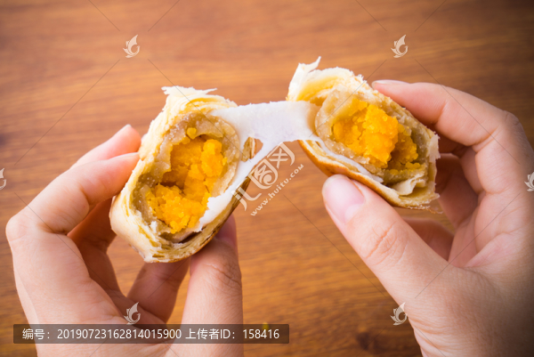 蛋黃酥