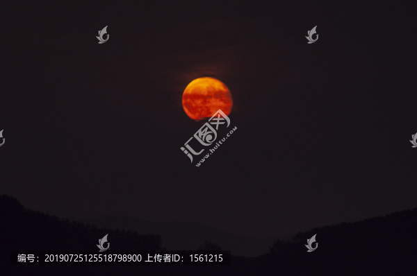 月食血月