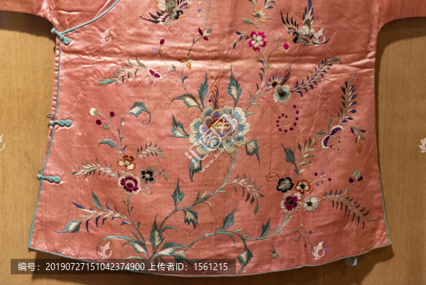繡花紋女襖