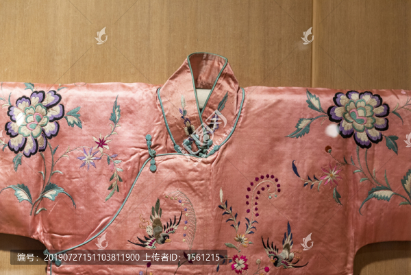 繡花紋女襖