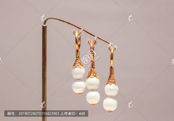 金環(huán)鑲東珠耳飾