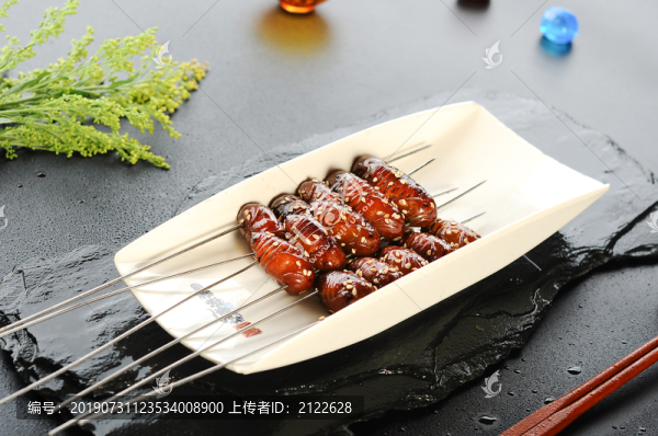 串烤蟬蛹