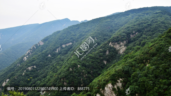 綠色的嵩山山峰景觀