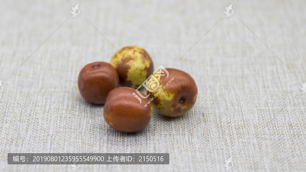 一堆新鮮圓形冬棗