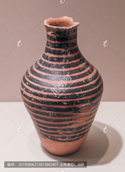 弦紋彩陶壺