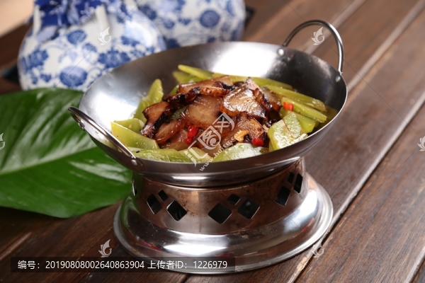 干鍋萵筍臘肉