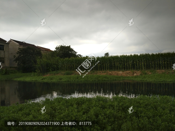 暴風(fēng)雨夏日鄉(xiāng)村