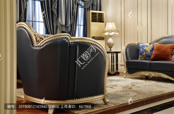 法式實(shí)木真皮沙發(fā)背面臺(tái)燈家具