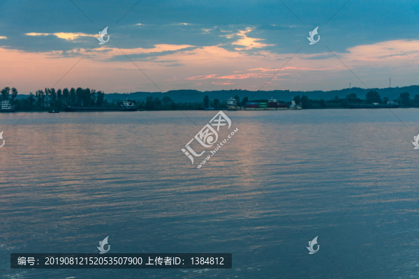 長(zhǎng)江朝霞