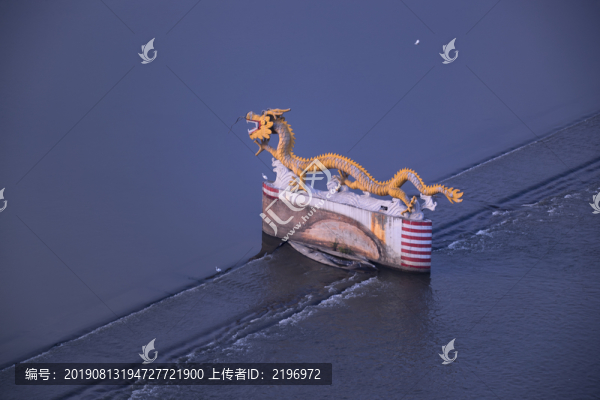 風(fēng)調(diào)雨順龍雕塑