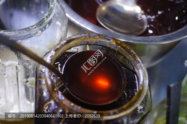 冰粉龜苓膏芋圓涼蝦