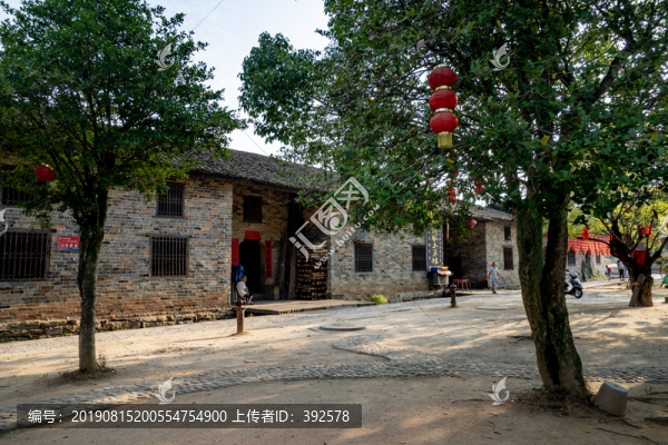 張谷英村