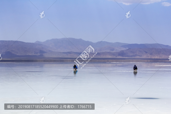 中國青海烏蘭縣茶卡鹽湖自然風(fēng)光