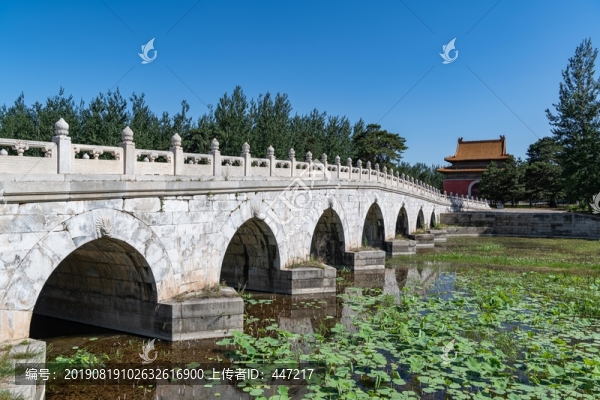 七孔石拱橋