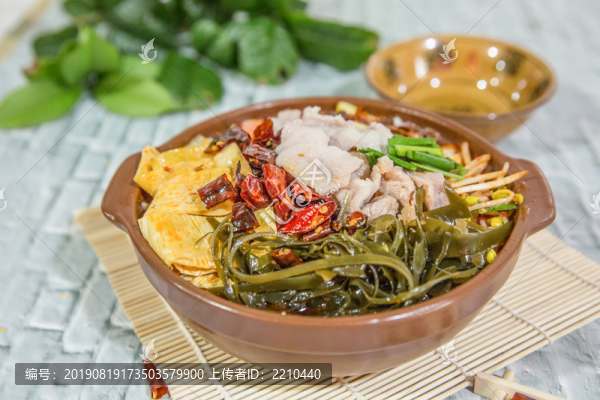 魚(yú)片砂鍋米線