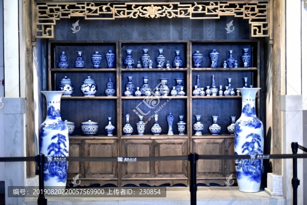 瓷器店