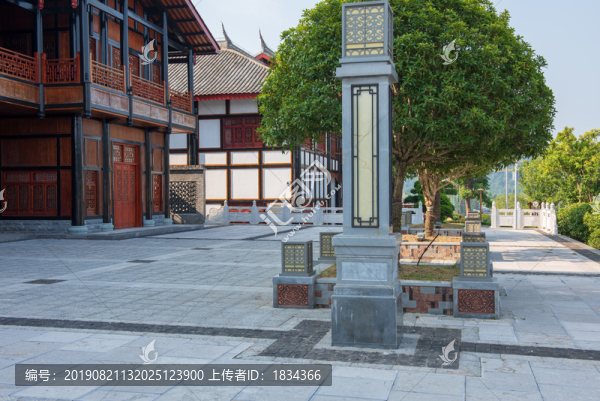石頭路燈