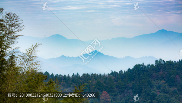 層巒疊嶂
