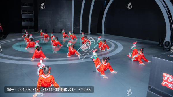 電視臺(tái)演播廳少兒舞蹈彩排