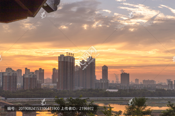 領(lǐng)秀城日出