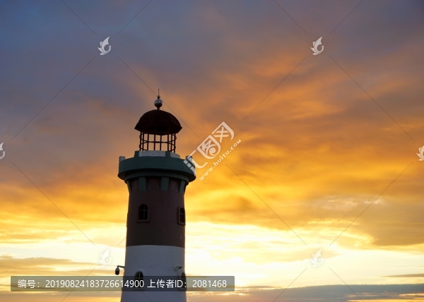 夕陽下的燈塔