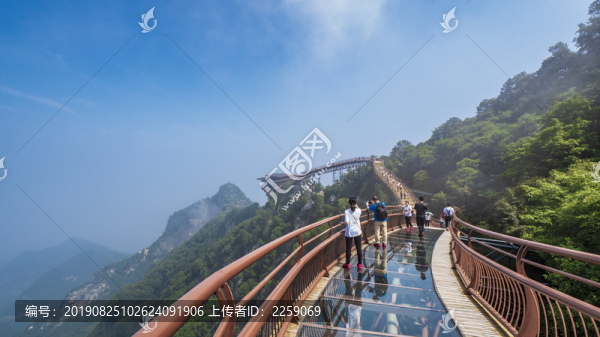 少華山玻璃棧道