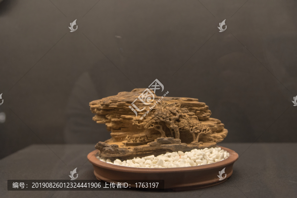 夜游赤壁