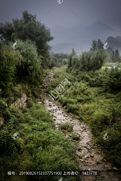 小河