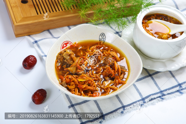 蟲(chóng)草花燉雞