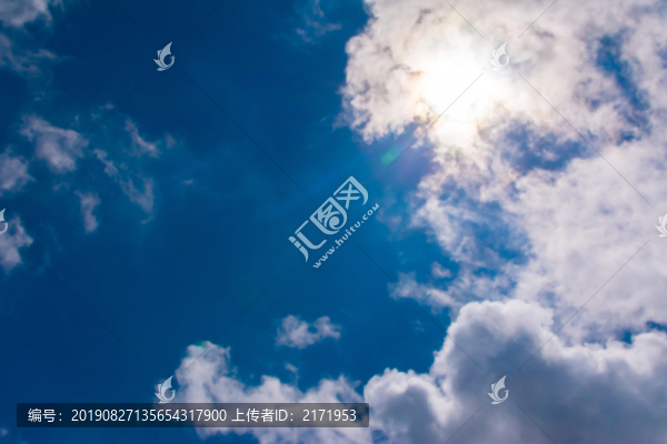 藍(lán)天白云