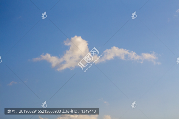 一朵白云飄過(guò)