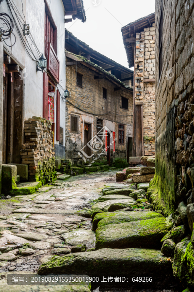 村居石路