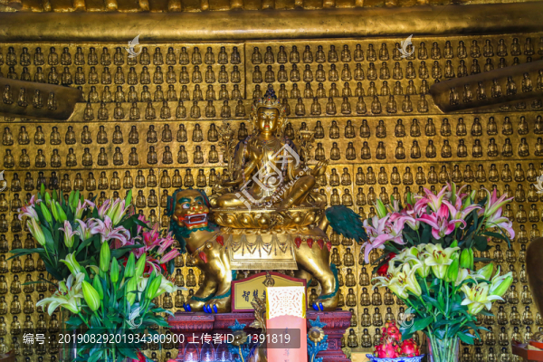 忻州五臺(tái)山顯通寺銅殿
