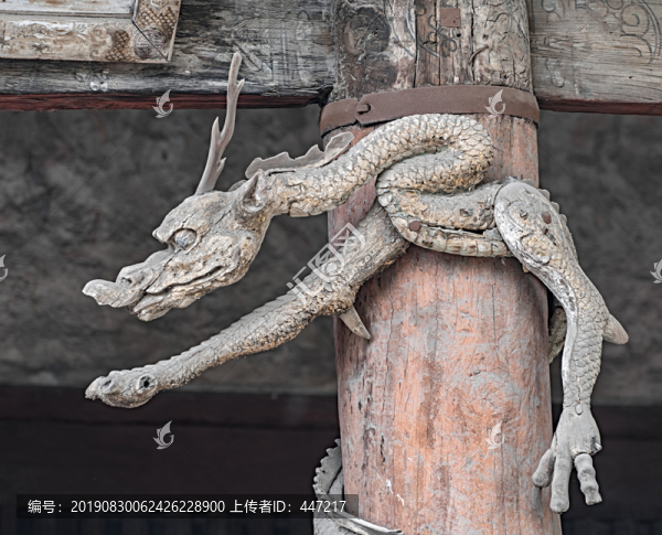 圣母殿木雕龍