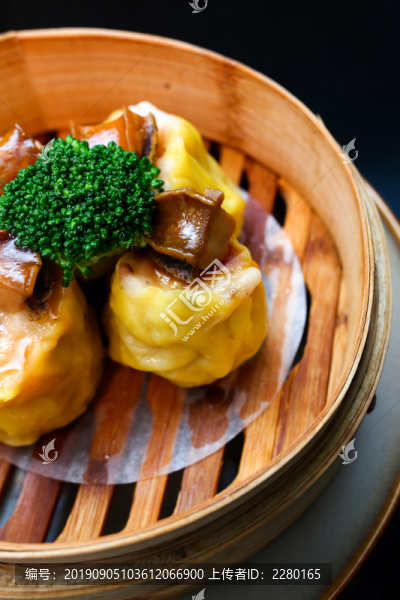 鮑魚鮮蝦燒麥