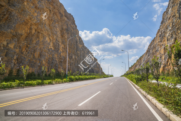 公路懸崖風(fēng)景