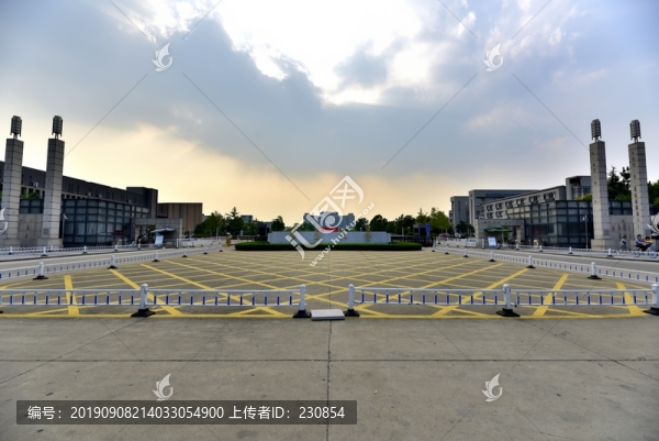 安徽大學(xué)大門