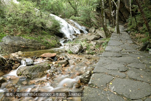 平山縣駝梁風(fēng)景區(qū)