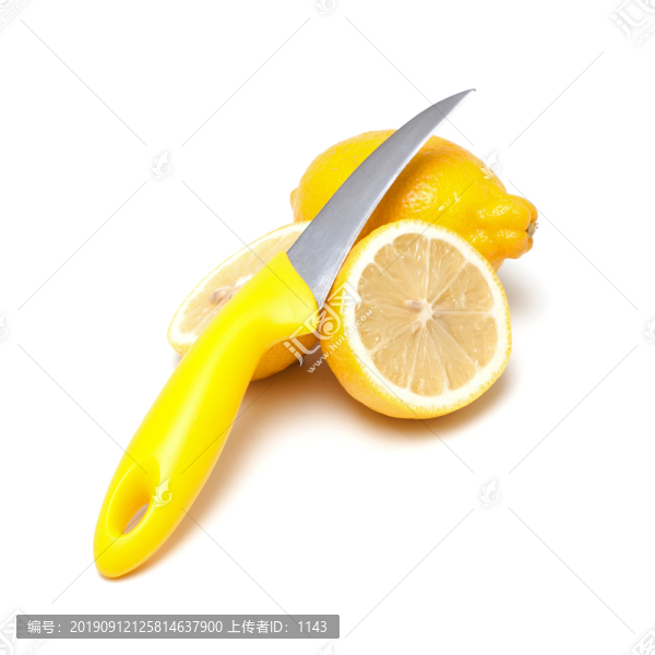 檸檬和水果刀