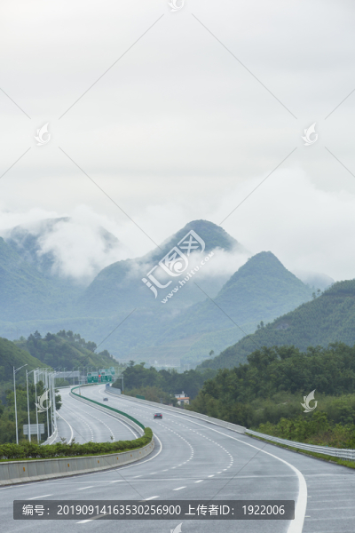 山里的高速公路
