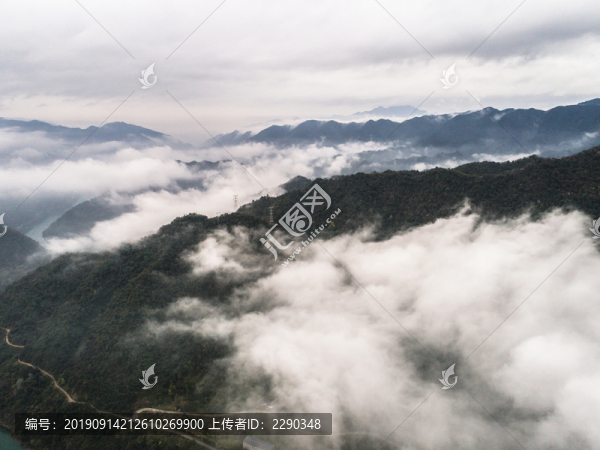 霧漫山頭