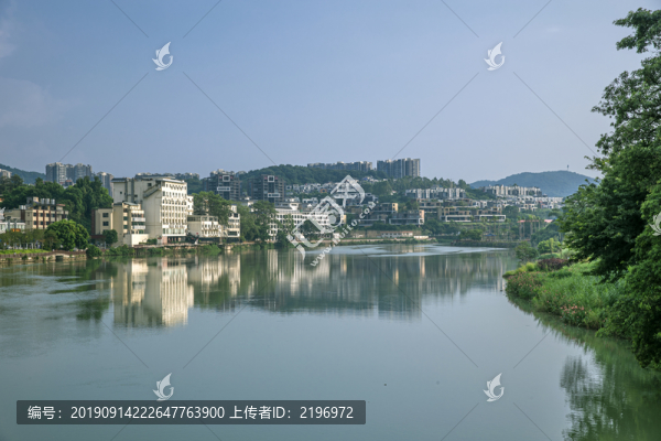 錯(cuò)落有致的鎮(zhèn)